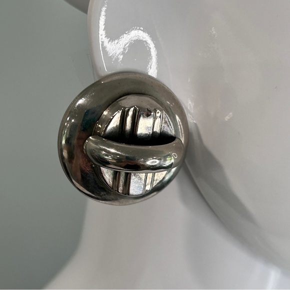 Vintage Industrial Chic Clip-On Earrings - Picture 4 of 12